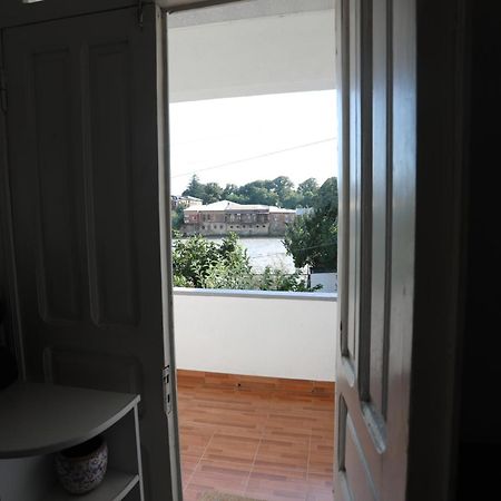 Aparthotel Rioni Kutaisi Exteriör bild