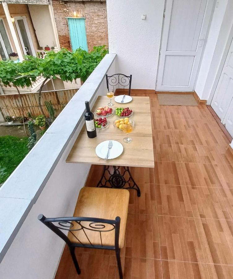 Aparthotel Rioni Kutaisi Exteriör bild