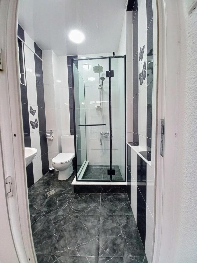 Aparthotel Rioni Kutaisi Exteriör bild