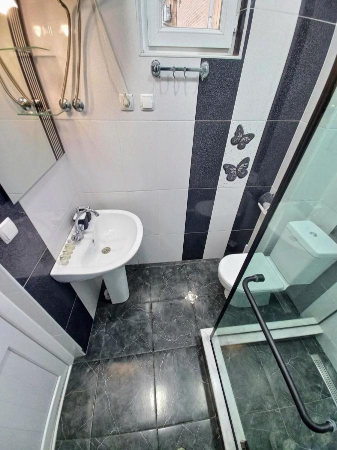Aparthotel Rioni Kutaisi Exteriör bild