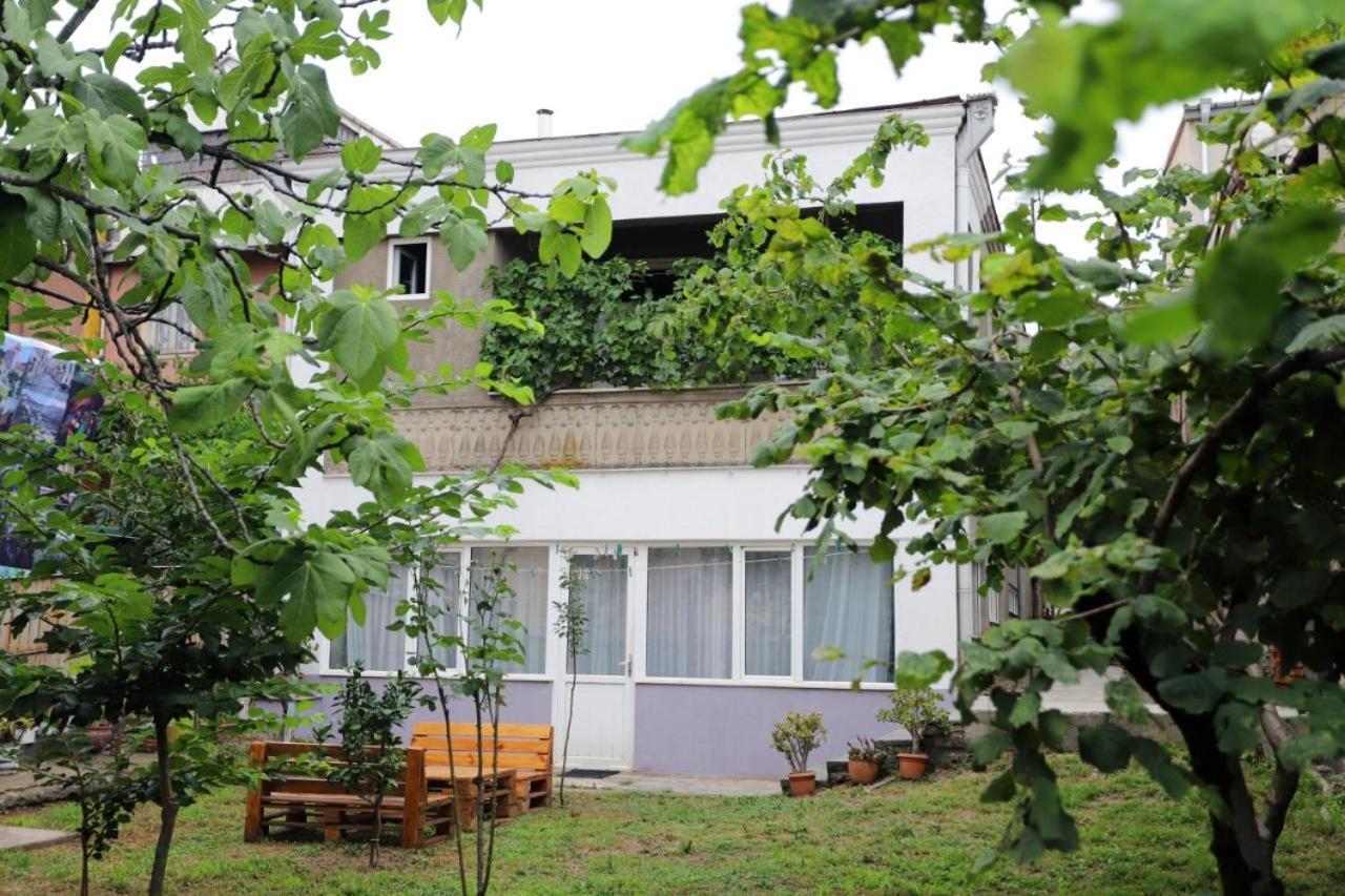 Aparthotel Rioni Kutaisi Exteriör bild