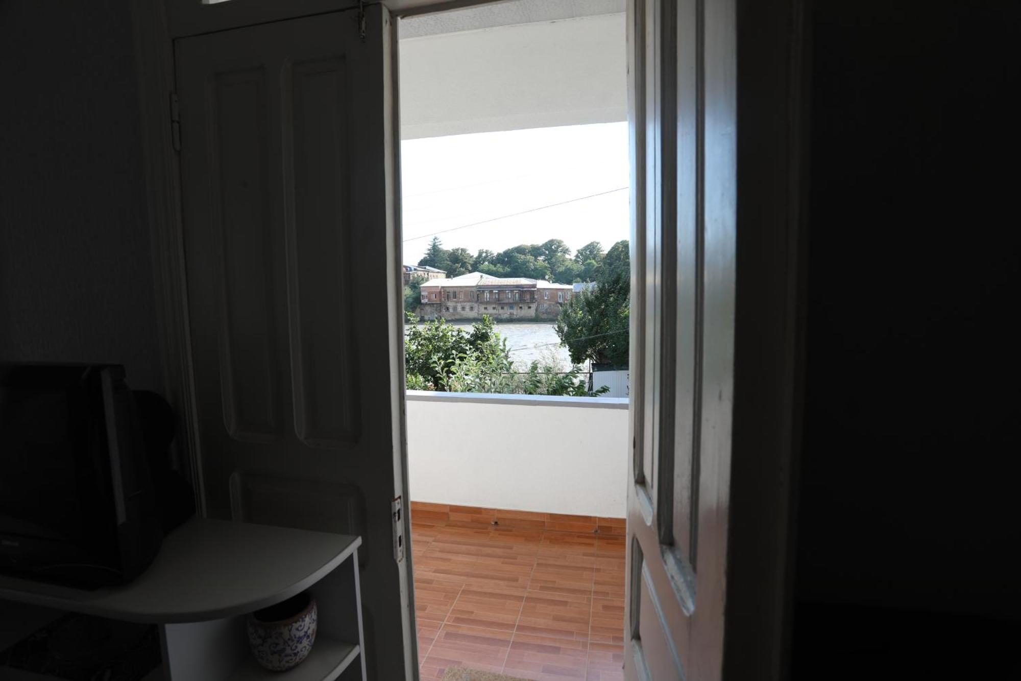 Aparthotel Rioni Kutaisi Exteriör bild